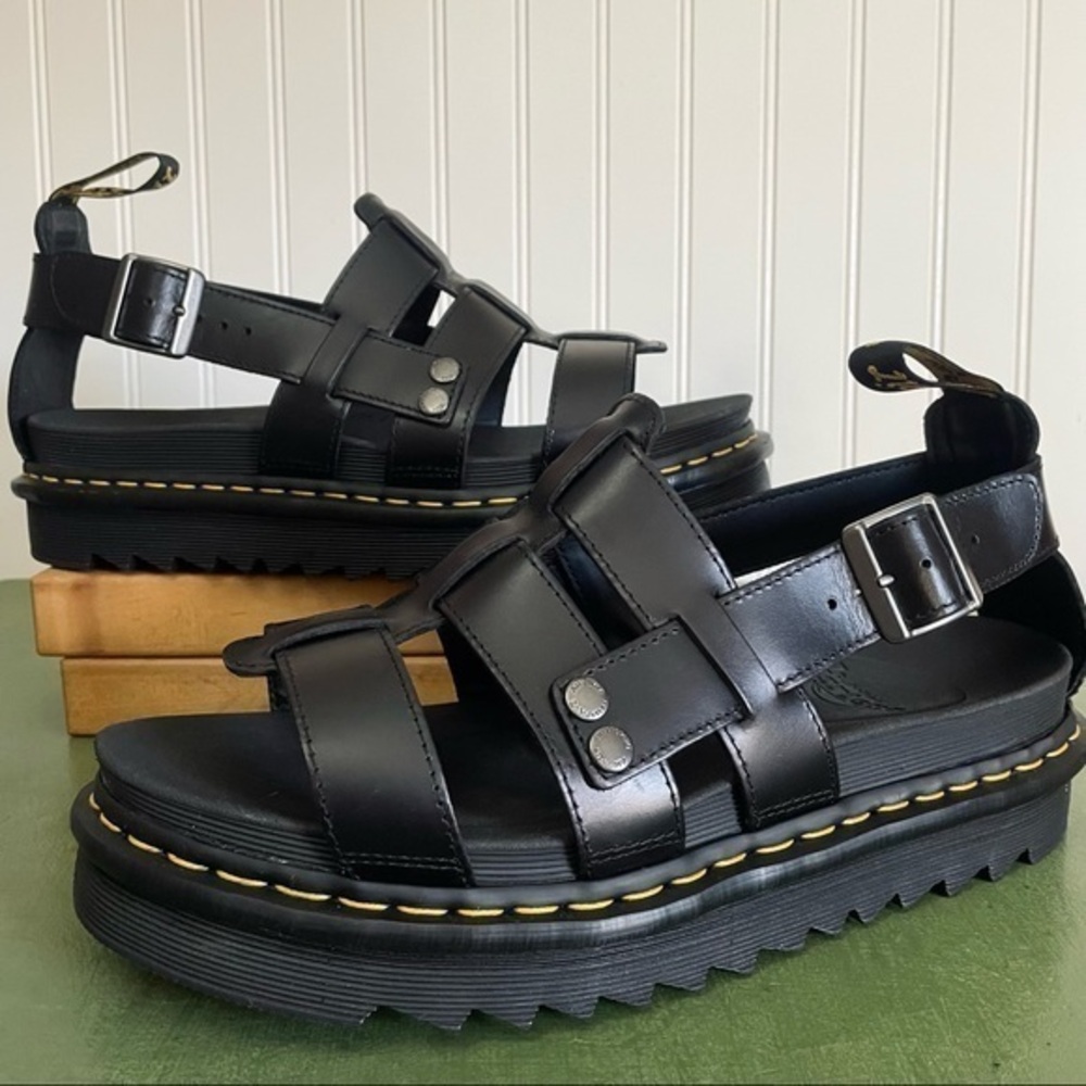 NWT Dr. Martens TERRY Fisherman's Sandals in Black Leather